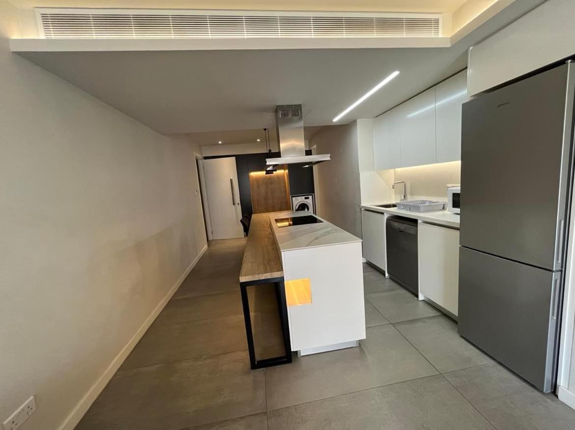 Central Business Suites Nicosia - Araouzou By Platform 357 Экстерьер фото